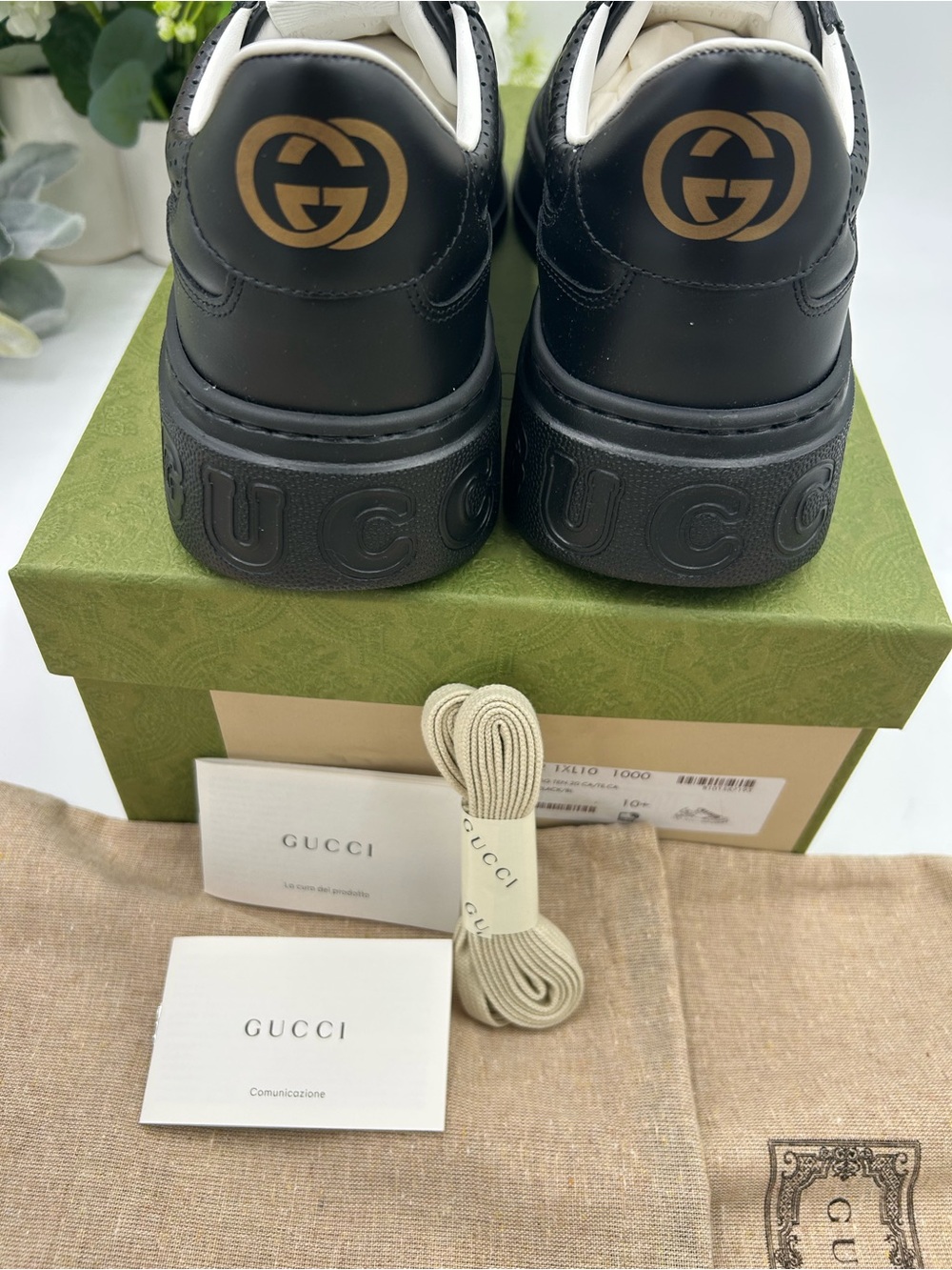 Men's Gucci, GG embossed leather sneakers size 10.5 made in Italy - Picture 8 of 11